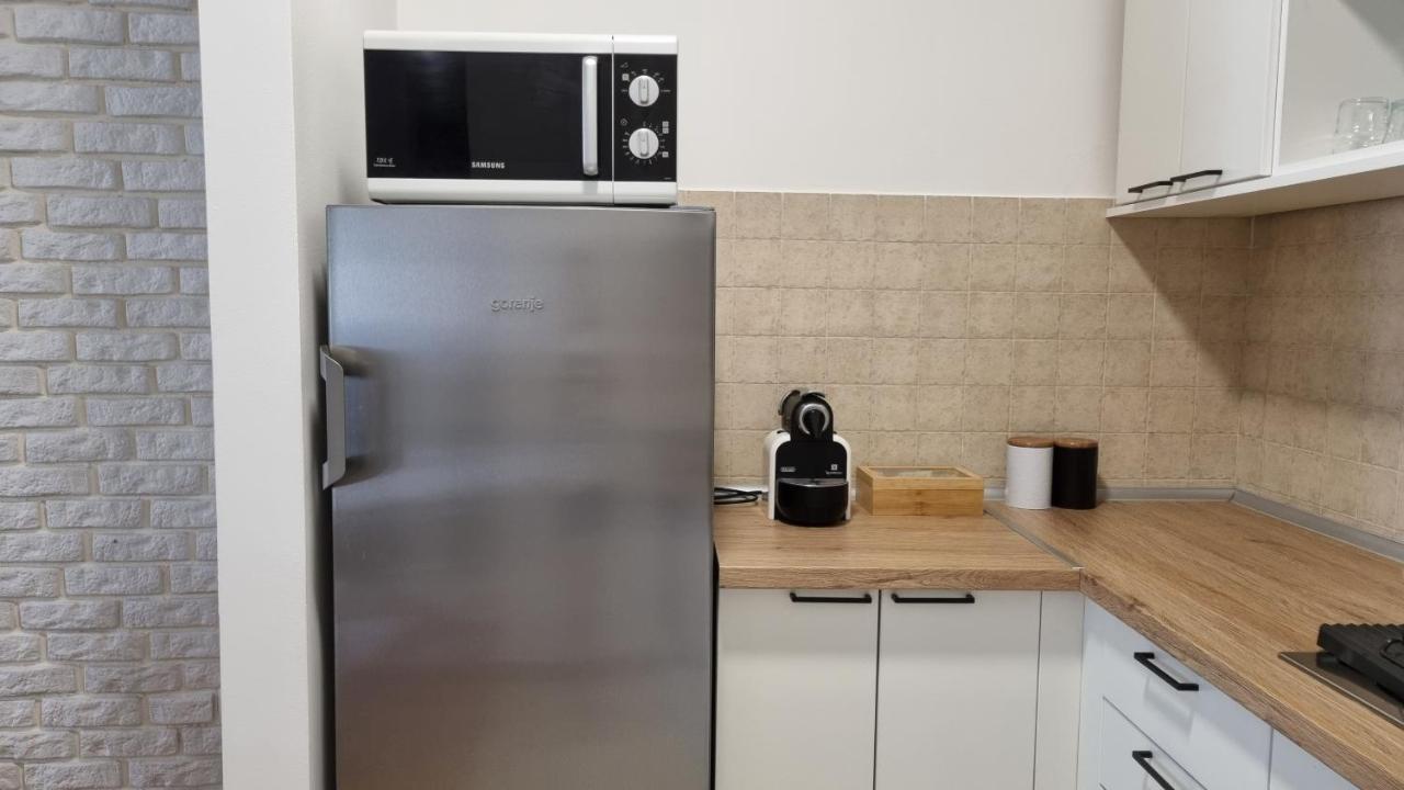 Grove Apartment + Free Parking Novi Sad Eksteriør billede