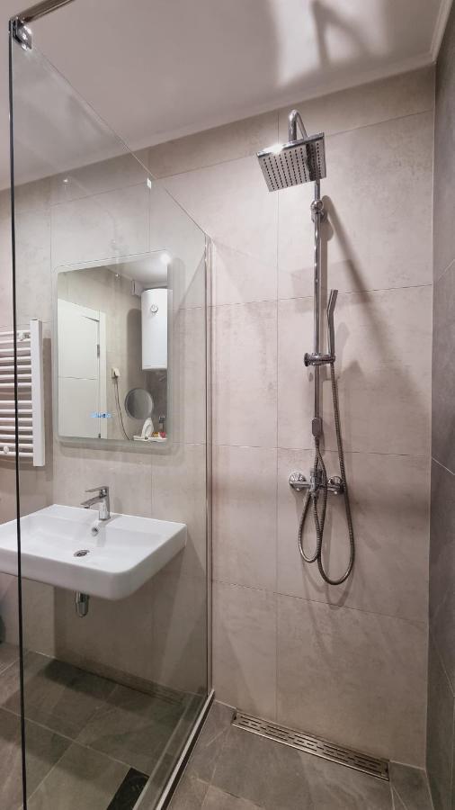 Grove Apartment + Free Parking Novi Sad Eksteriør billede