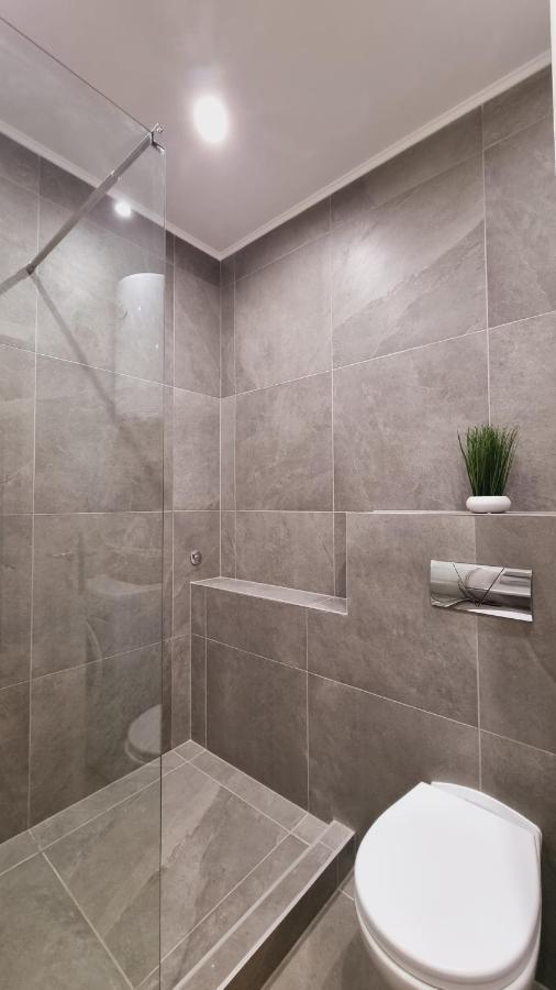 Grove Apartment + Free Parking Novi Sad Eksteriør billede