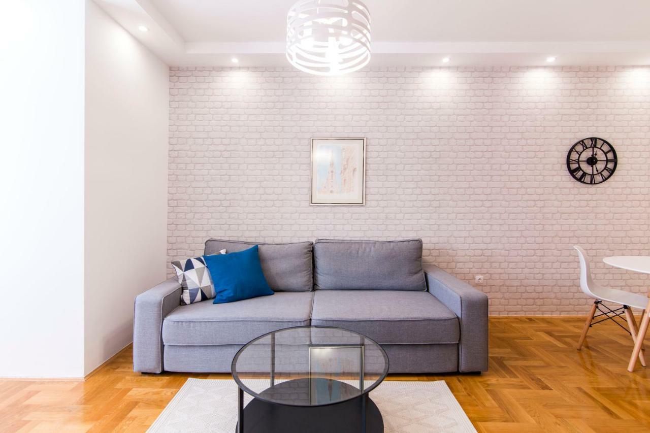 Grove Apartment + Free Parking Novi Sad Eksteriør billede