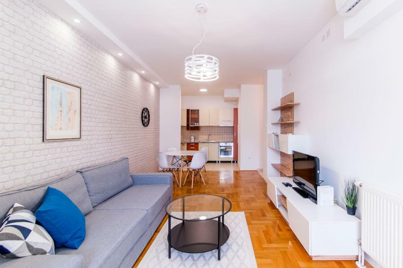 Grove Apartment + Free Parking Novi Sad Eksteriør billede