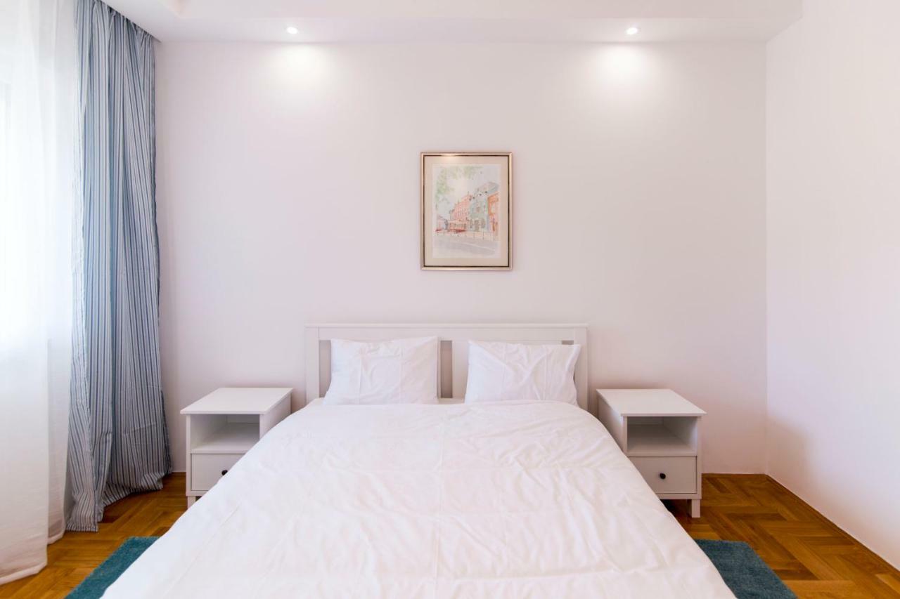 Grove Apartment + Free Parking Novi Sad Eksteriør billede